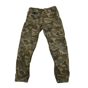 Levi's Boys Camo Jogger Pants Size 8 24x25 Green Elastic Band Pockets Explorer